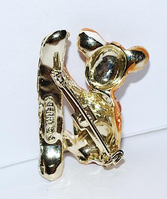 Cute Black-Nose BEAR BROOCH (1½" x 1") Marked "GERRY's" on a Silver Tone Tree and Setting