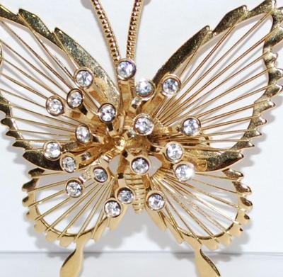 Beautiful BUTTERFLY BROOCH (1¾" x 1¾") with "Diamond Spray" Center Accent and Gold Tone Setting