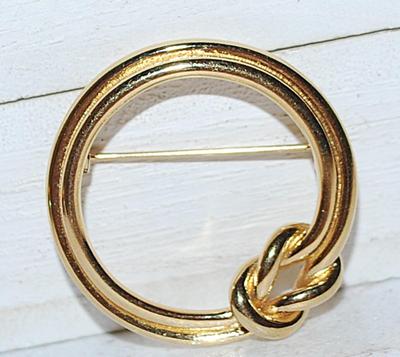 Marked "MONET" Knotted Circle BROOCH (1¼" Diam.) on a Gold Tone Setting