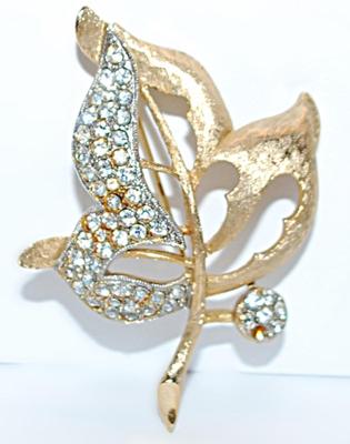 Vintage Style Brushed Gold Colored LEAF BROOCH (2¼" x 1¾") with Half Covered in Clear Round Stones on a Gold Tone Setting