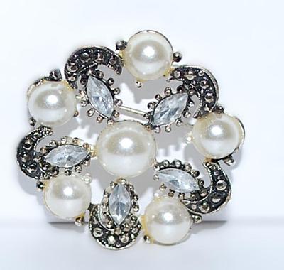 Beautiful Pearl-Style MARQUISE BROOCH (1½" Diam.) with 5 Marquise Cut Clear Stones on a Silver Tone Setting