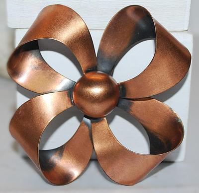 Large VINTAGE Copper-Style 4 Rolls Ribbon BOW BROOCH (3½" Diam.) with Center Half Globe