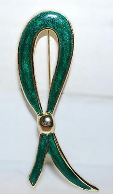 Large GREEN RIBBON BROOCH (4" x 1¾") on a Gold Tone Setting