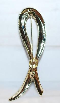 Large GREEN RIBBON BROOCH (4" x 1¾") on a Gold Tone Setting