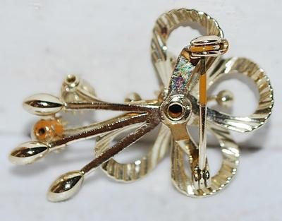Spikes & Stones BOUQUET BROOCH (1½" x 1") with 4 Loops on a Gold Tone Setting