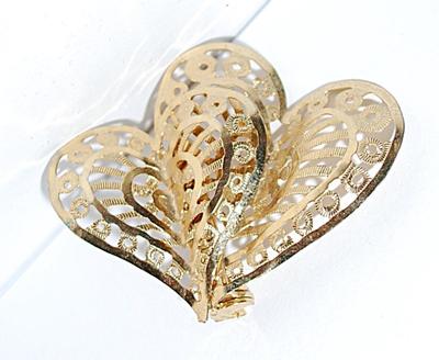 Filagree Style Gold Colored DOUBLE HEARTS BROOCH (1¾" x 1¼") on a Gold Tone Setting