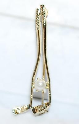 Double Gold Colored GOLF CLUBS BROOCH (2¼" x ¾") with a Faux Pearl Accent on a Gold Tone Setting