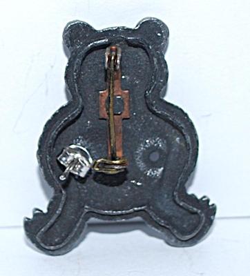 Gray Metal "Mama & Baby Bear" BROOCH (1½" x 1¼") with Detachable Baby on a Silver Tone Setting