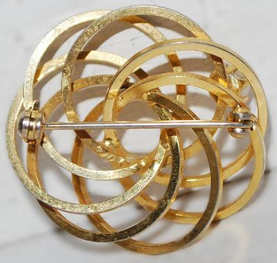 Gold Colored Concentric Circles BROOCH (1¾" Diam.) with a Single Faux White Pearl on a Gold Tone Setting