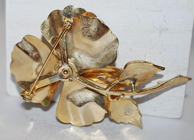 Large Metal Gold Colored FLOWER BROOCH (3" x 2") with 2 Leaves & Stem on a Gold Tone Setting