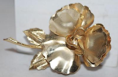 Large Metal Gold Colored FLOWER BROOCH (3" x 2") with 2 Leaves & Stem on a Gold Tone Setting