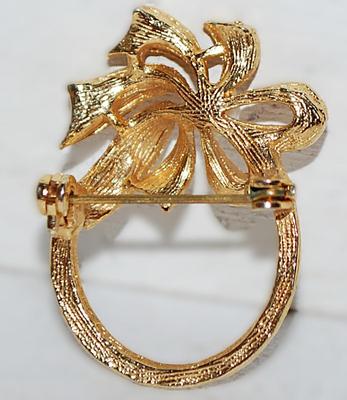 Single Faux White Pearl & Ribbon BROOCH (1¼" x 1") with Circle Ring on a Gold Tone Setting