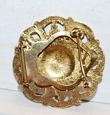 Combination Gold Tone Graphic Designed Flower SHOE CLIP or BROOCH (1¾" Circ.)