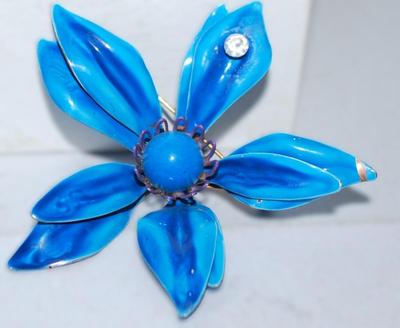VINTAGE Metal Blue 10 Leaf Flower BROOCH (3" Diam.) with Half Dome Center