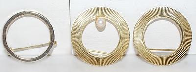 Collection of 3 "Gold & Silver Colored" Circle BROOCHES (1¼" to 1") with One Having an Attached Pearl