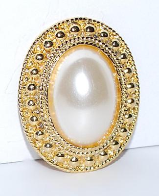 Oval Pearl-Style BUTTON BROOCH (1½" x 1¼") on a Gold Tone Setting
