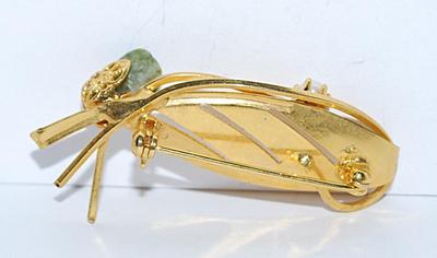 Nested Green Jade Stone BROOCH (2" x 1") with Faux Pearl on a Gold Tone Leaf Motif