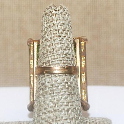 Size 6½ HUGE (1¼" x 1") Beveled "Party Style" Deep GREEN RING with Rose Gold Tone Setting and SPLIT Band (15.8g)