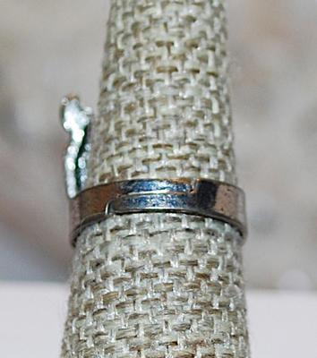 Size 7½-8 Unique Large Black & Clear Stones OWL RING Sitting on a Branch on a Silver Tone SPLIT Slightly Adjustable Band (14.1g)