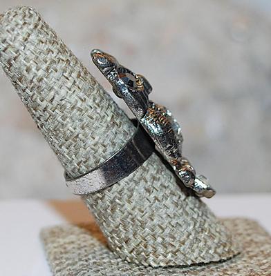 Size 7½-8 Unique Large Black & Clear Stones OWL RING Sitting on a Branch on a Silver Tone SPLIT Slightly Adjustable Band (14.1g)