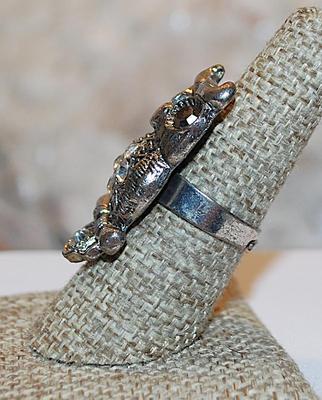 Size 7½-8 Unique Large Black & Clear Stones OWL RING Sitting on a Branch on a Silver Tone SPLIT Slightly Adjustable Band (14.1g)