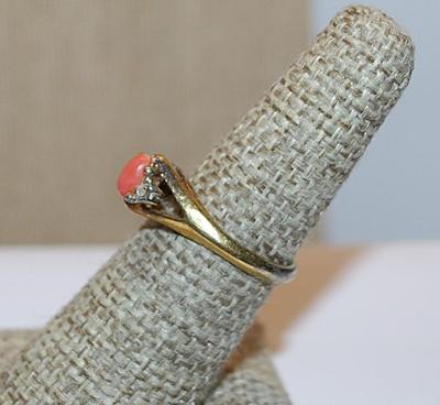 Size 7 Vintage Coral-Style Cabochon RING - Marked 14KT "HGF' (Heavy Gold Filled) on a Gold Band (3.5g)