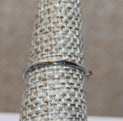 Size 5½ Delicate Pink & Clear Tiny Stones Ring on a Silver Tone Band (0.9g)