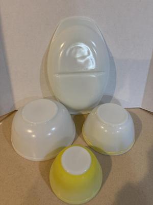 4 Pieces of Vintage PYREX