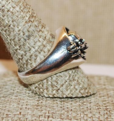 Size 10 Full Face SKULL & "Hands" Ring on a Solid Silver Tone Band (8.7g)