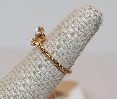 Size 6¾ Butterfly Shape Ring with Clear Stones Accents on a Deep Gold Tone Band (1.6g)