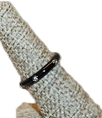 Size 7 Delicate BLACK Enamel Ring with 6 Accent Clear Stones on a Silver Tone Band (2.3g)