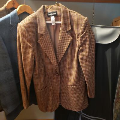 Sale Photo Thumbnail #300