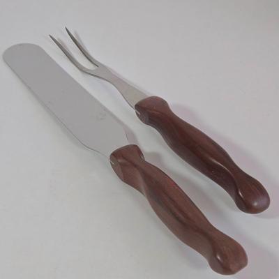 LOT 33K: Peeredge Regent Sheffield Steak Knives in Original Box and Cutco Carving Set