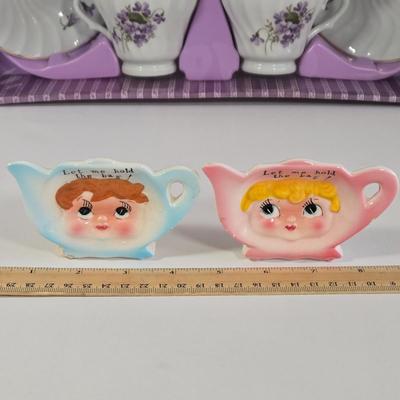 LOT 33K: Antique Vintage Kitsch Original 1950s Tea Bag Sugar Spoon Rests, Glass Metal Coffee Pitcher Carafe Pyrex Silex, Candy Dishes,...
