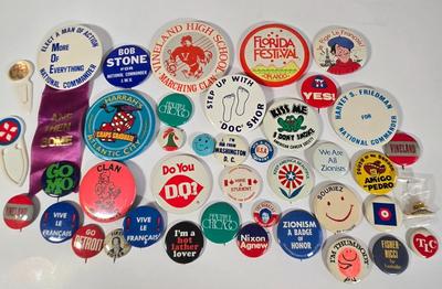 LOT 40K: Various Vintage Button Pins