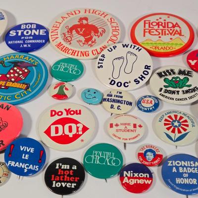 LOT 40K: Various Vintage Button Pins