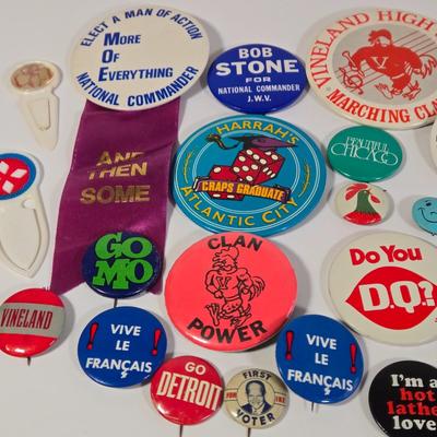 LOT 40K: Various Vintage Button Pins
