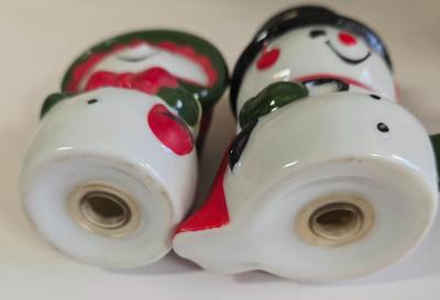 LOT 72L: Maid of Honor Cooky Press, Toastmaster Electric Knife, Nesting Mixing Bowls, Top Off Jar and Bottle Opener, and More