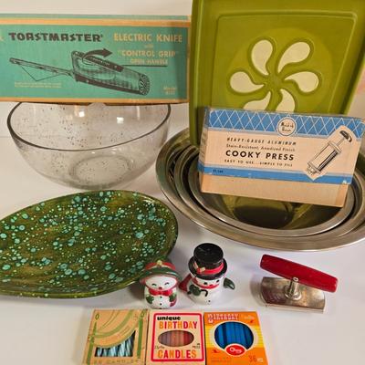 LOT 72L: Maid of Honor Cooky Press, Toastmaster Electric Knife, Nesting Mixing Bowls, Top Off Jar and Bottle Opener, and More