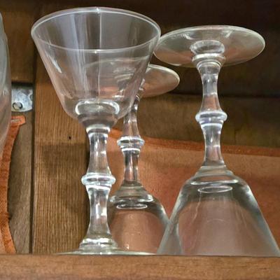 LOT 75K: Various Glassware