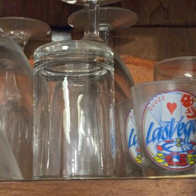 LOT 75K: Various Glassware