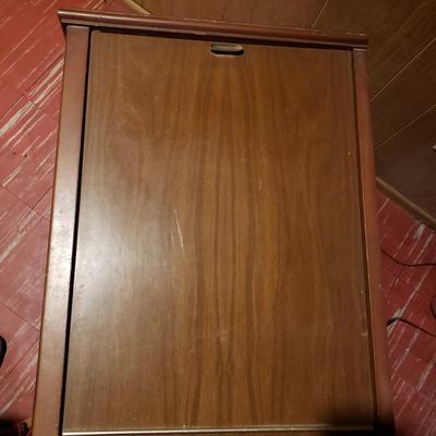 LOT 84B: Vintage Magnavox Stereo/Record Player Console