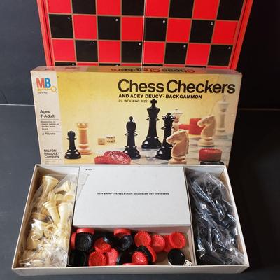 LOT 92B: Collection of Vintage Tennis Rackets & Games