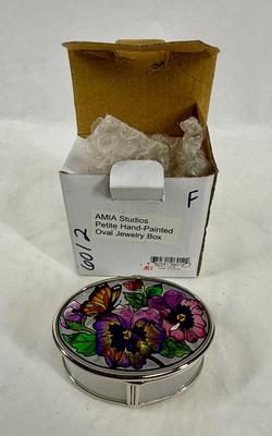 Sale Photo Thumbnail #198: In very good condition.