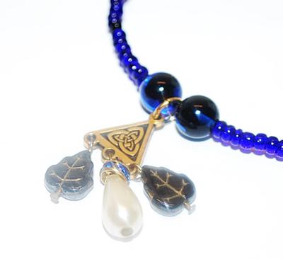 Small Neck ELASTIC NECKLACE (3½" Opening) with Blue Globes and Faux Pearl, Triangle and 2 Enamel Tree Accents Dangles