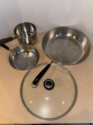 Revere ware Skillet 12" Revere ware Skillet 7" Saucepan 1.5 Qt Pampered Chef Lid