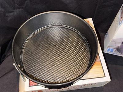 4 Springform Nonstick Baking Pans with Original Boxes