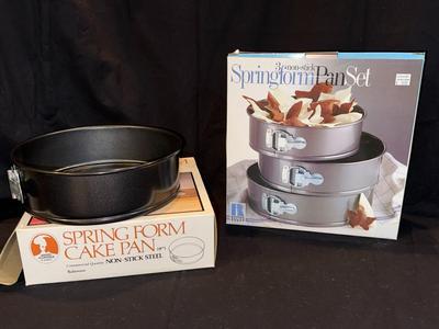 4 Springform Nonstick Baking Pans with Original Boxes