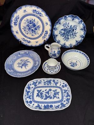 Blue and White 8 Piece Collection