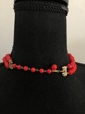 Red Faceted Glass Beaded Vintage Necklace Gold tone Closure Hook
